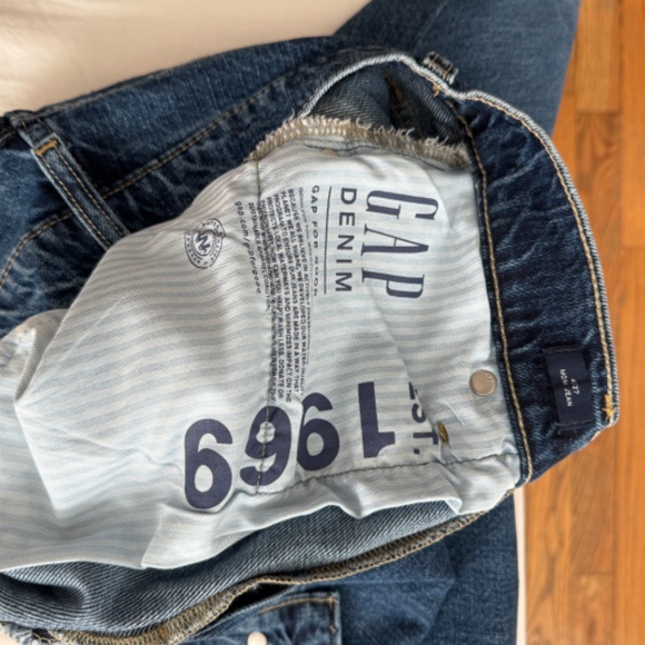 GAP Dark Wash High Waist Mom Jeans size 4 (27) - Picture 5 of 5